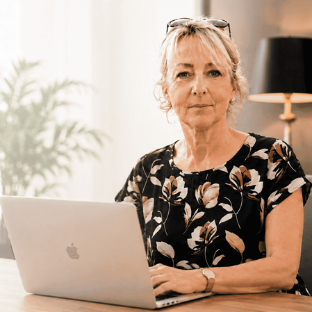 Michaela Schmitt l deine Ansprechpartnerin